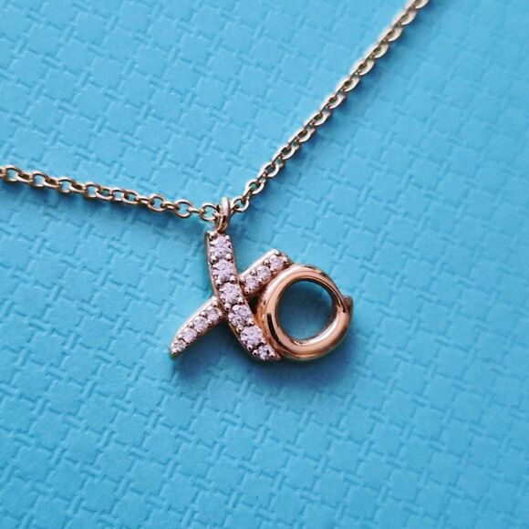 Tiffany & Co. Paloma Picasso Love & Kisses ‘XO’ 18k Diamond Pendant Necklace 16” - Picture 2 of 6